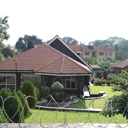 Stallion Place - Bed And Breakfast Kampala Exterior photo
